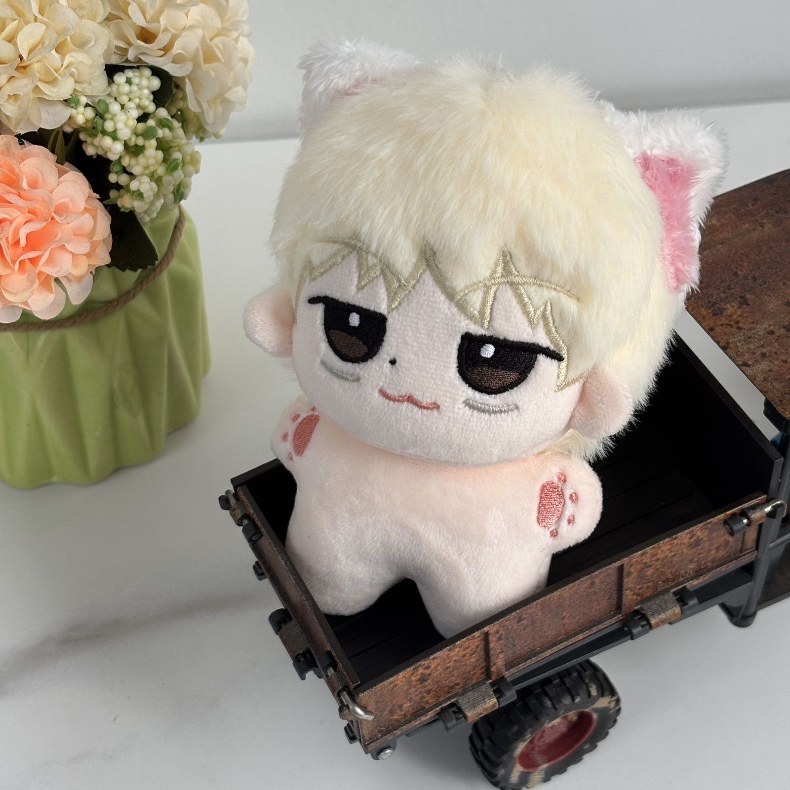 첫 출시: TOMORROWXTOGETHER 최수빈 캐릭 - Anime Merchandise China 리뷰 및 가격